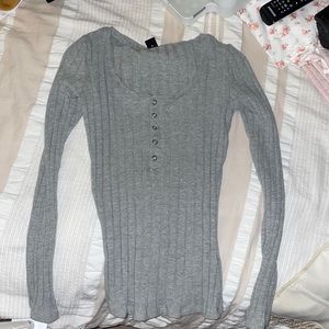 Grey long sleeve shirt